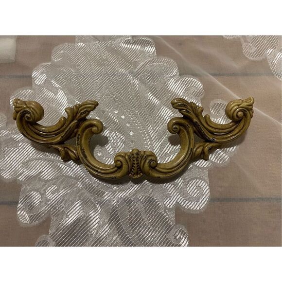 Vintage French Provincial Drawer Pull Painted Metal Curved - Picture 10 of 10